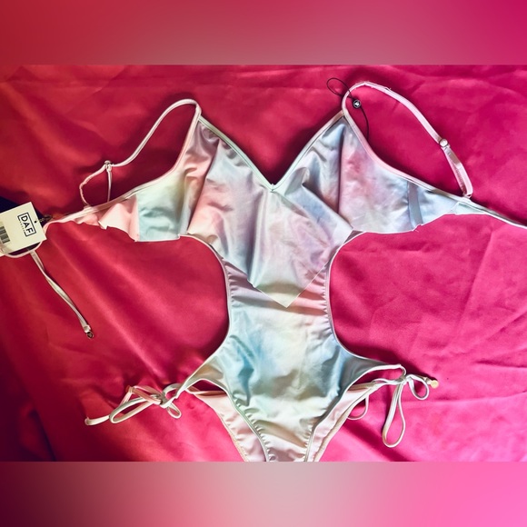 Wildfox Rainbow Monokini *NWT* - Picture 14 of 16